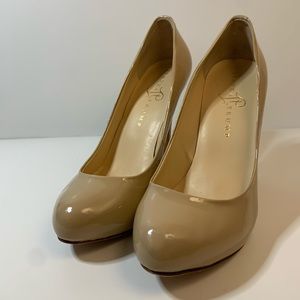 Ivanka Trump tan pumps size 7.5